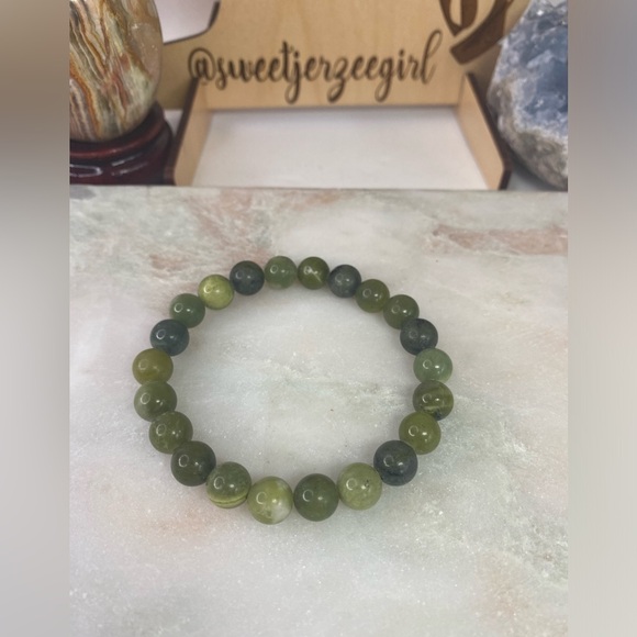 Green Canadian Nephrite Jade Stone of Grace Bracelet 8mm - Picture 3 of 6